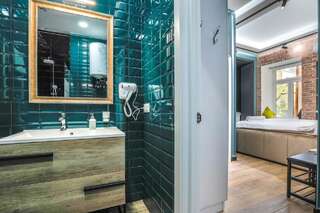 Апартаменты Luxury Urban Lofts Across Baseina & Arena Киев Номер Делюкс-13