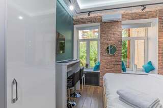 Апартаменты Luxury Urban Lofts Across Baseina & Arena Киев Двухместный номер Делюкс с 1 кроватью-25