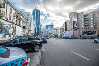Апартаменты Luxury Urban Lofts Across Baseina & Arena Киев Двухместный номер Делюкс с 1 кроватью-5